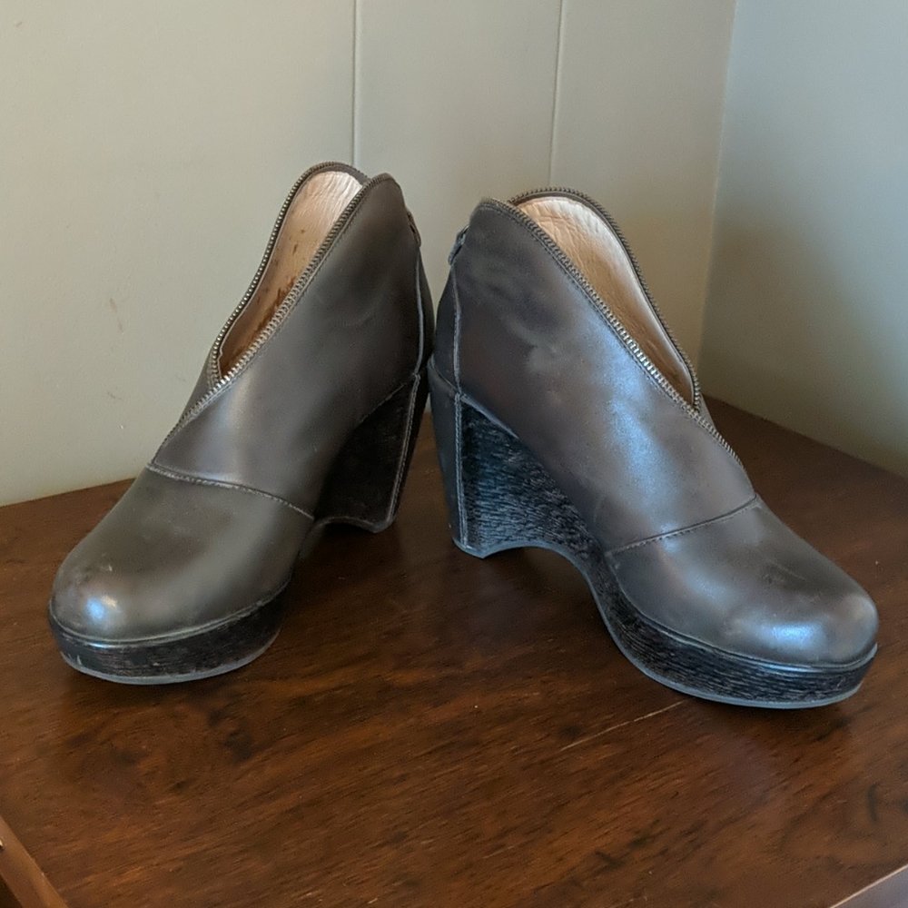 Jambu leather wedge Sz 11